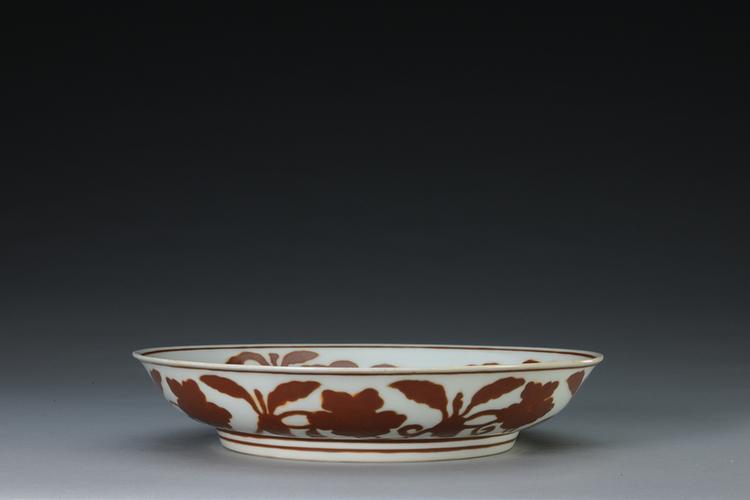 弘治款白釉酱彩花果纹盘