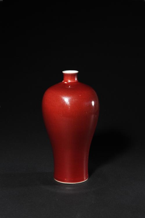 霁红釉梅瓶