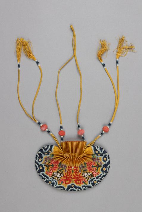 黄色缎口满纳菊花双喜小羊纹腰圆荷包