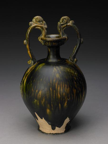 三彩黑褐釉双龙柄尊