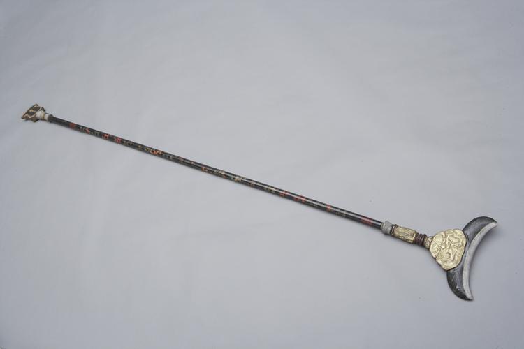 木黑漆彩画云蝠纹杆双头铲