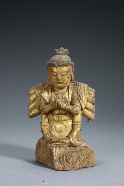 木雕描金多臂佛像