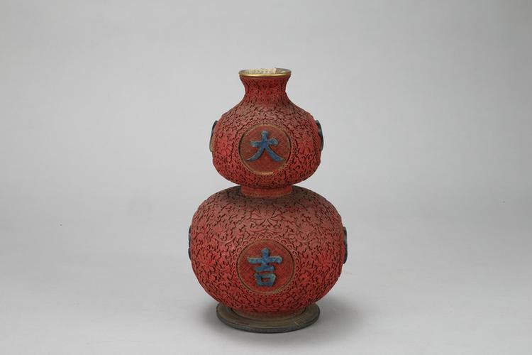 剔红缠枝莲纹嵌青金石大吉葫芦式瓶