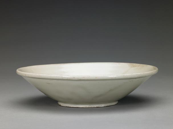 邢窑白釉唇口碗