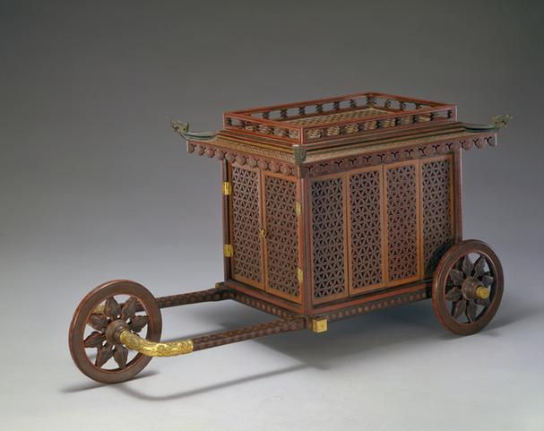 描彩漆锦纹四顶蓬式三轮车