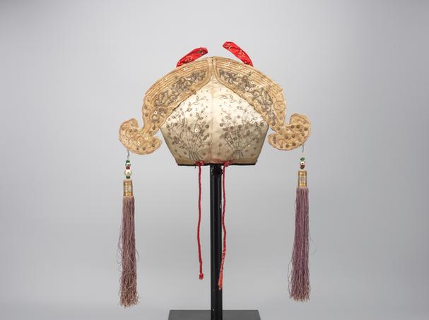 白色缎串玻璃珠朵花纹武生巾