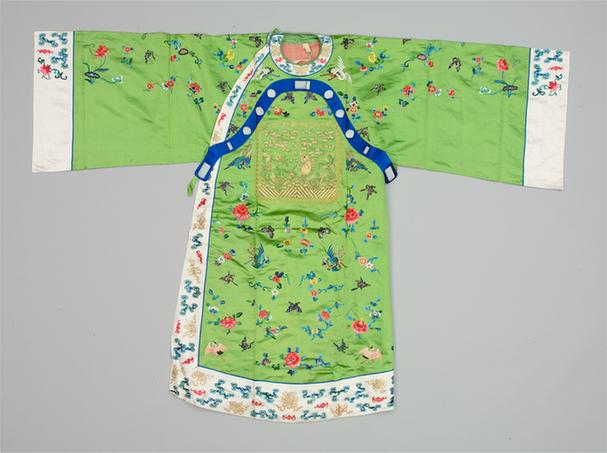 果绿色缎绣折枝花鸟金鲤鱼跳龙门图学士衣