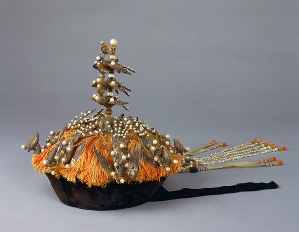 镶珠宝石青绒凤冠