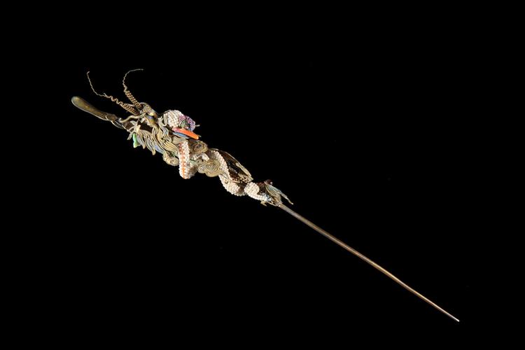 银镀金串珠盘龙形耳挖簪