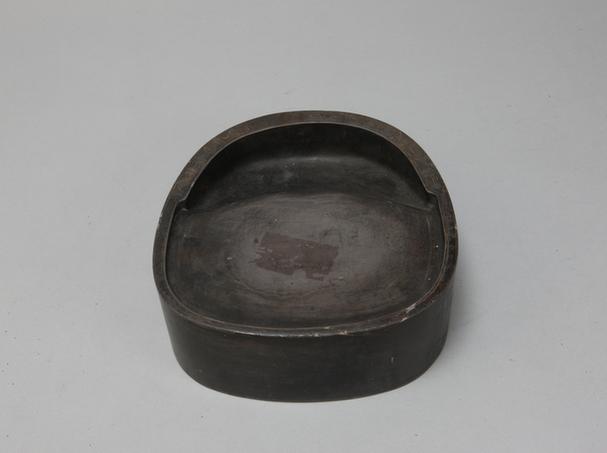 端石回纹边椭圆砚