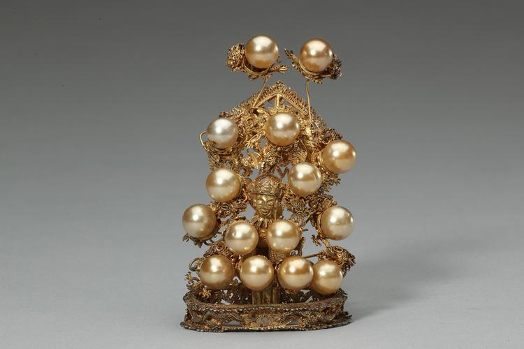 银镀金嵌假珠帽花