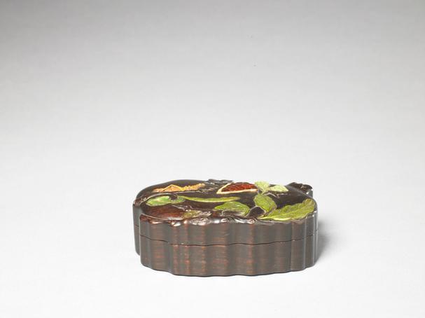 紫檀嵌牙骨石榴式盒