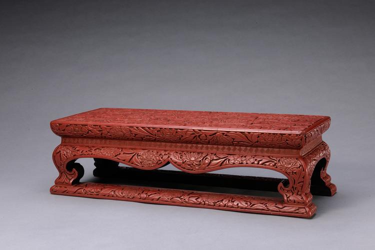 剔红牡丹纹脚踏