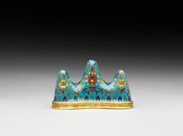 乾隆款掐丝珐琅勾莲纹笔架