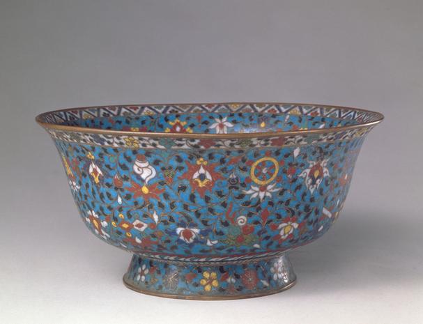 掐丝珐琅勾莲天马八宝纹碗