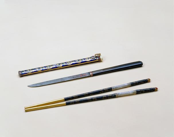 紫檀镶金头玛瑙嵌金银箸