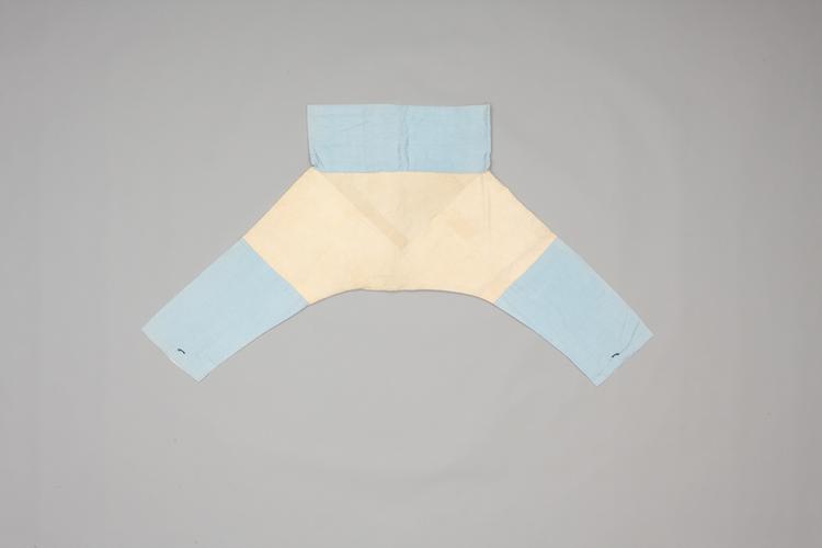 月白色素绸皮裤