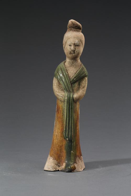 三彩拱手女立俑