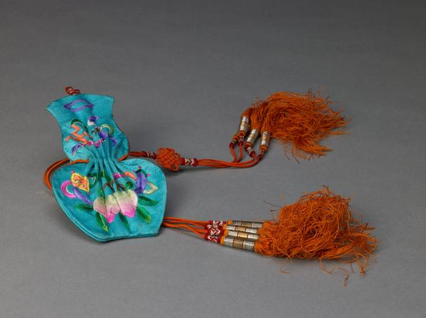 湖色缎绣万福寿如意纹活计-槟榔袋