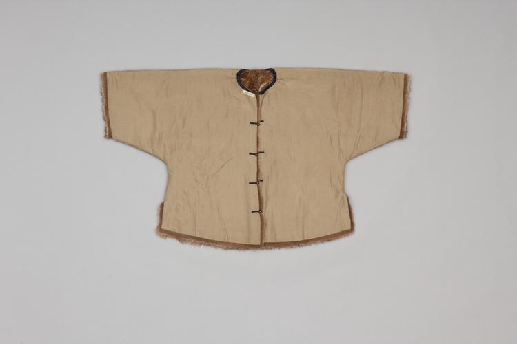 灰色团花纹暗花绸扫雪貂皮马褂