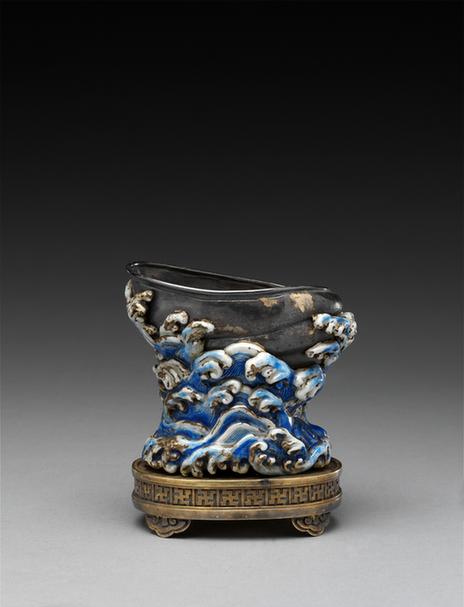 乾隆款银烧蓝海螺式水丞
