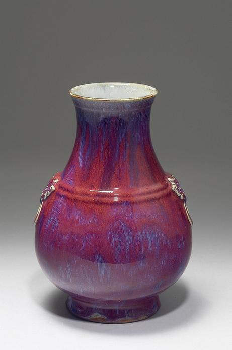 雍正 仿钧釉兽耳弦纹瓶