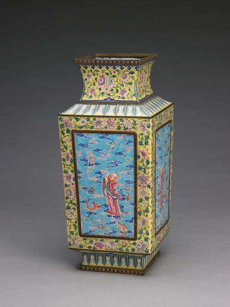 画珐琅开光钟馗图方瓶