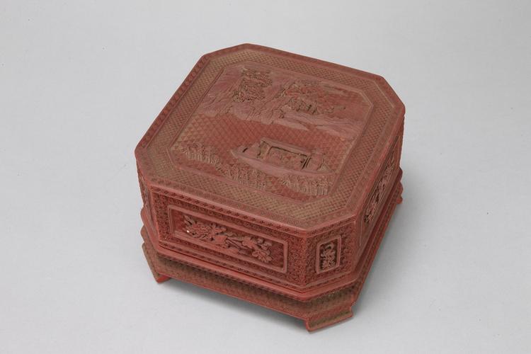 剔红山水人物图开光花卉纹八方盒