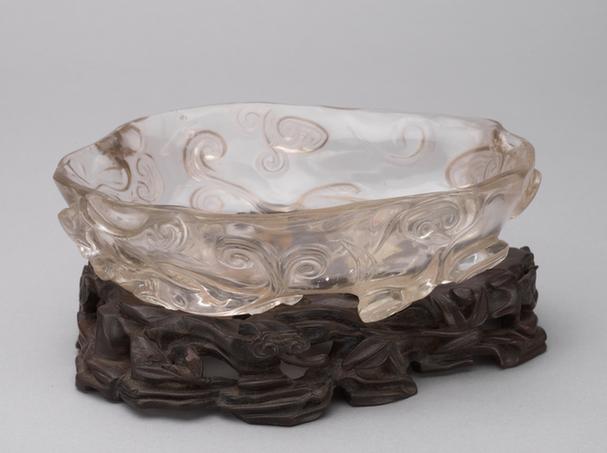 水晶浮雕双螭纹灵芝式洗