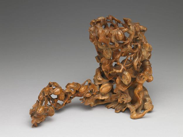 雕黄杨木镂空瓜瓞笔筒