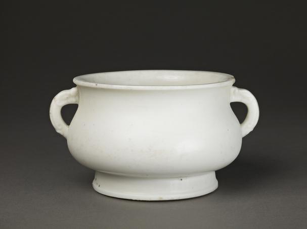 德化窑白釉双耳炉
