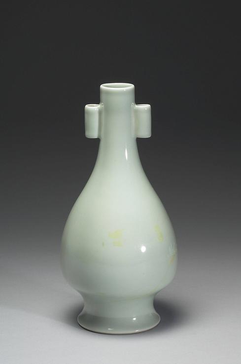 雍正款 汝釉双耳瓶