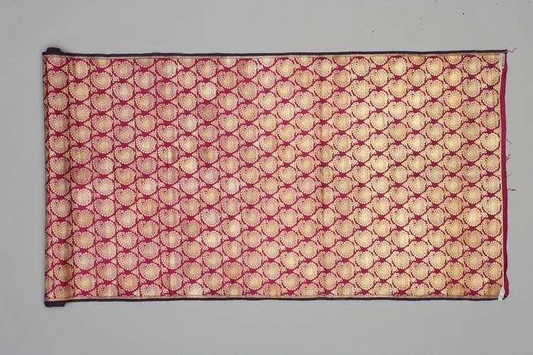 紫色金桃碎花纹回回绸