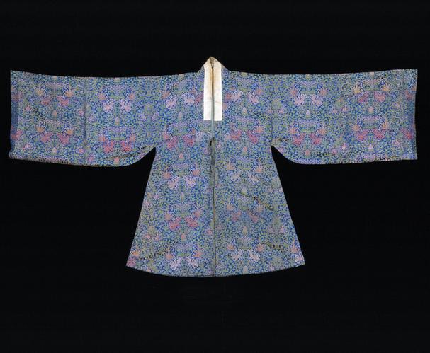 蓝地蔓草花纹锦男帔