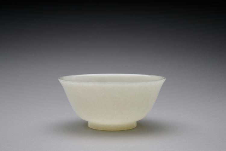 乾隆御用款青玉撇口碗