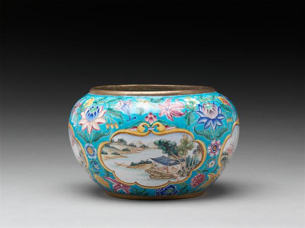 乾隆款画珐琅花卉纹开光山水人物图钵式缸