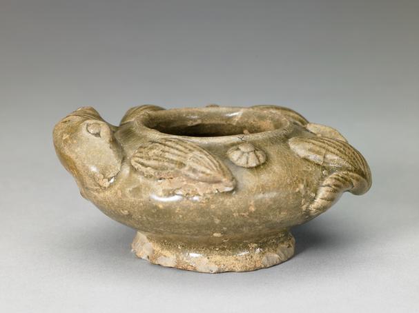 青釉蛤蟆形水丞