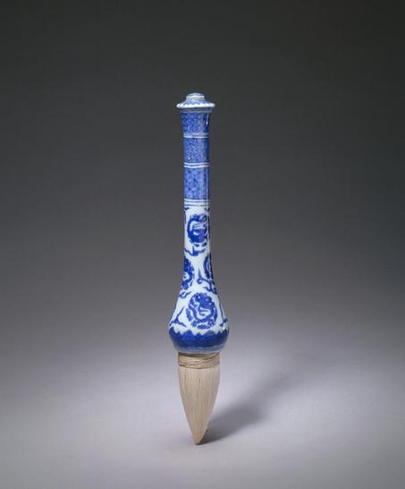 青花团龙纹瓷管斗羊毫提笔