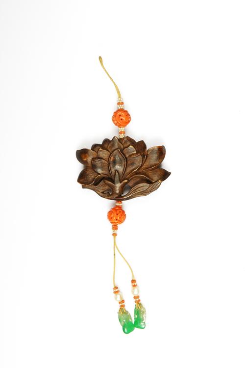 伽南香带珠饰翠佩