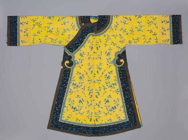 明黄色江绸绣三蓝竹子纹氅衣拆片