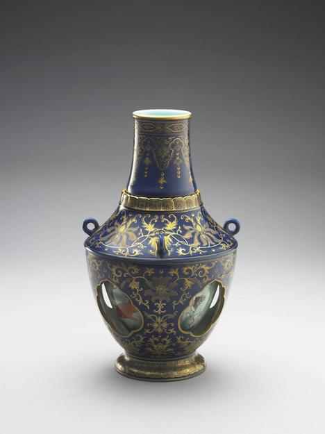 乾隆 霁青描金游鱼转心瓶