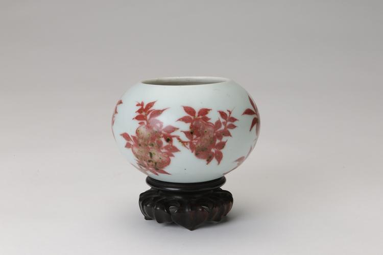 釉里红三果纹水丞