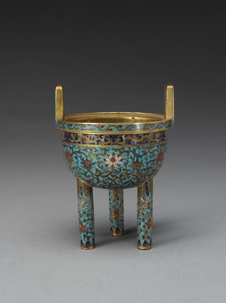 景泰款掐丝珐琅勾莲纹鼎式炉