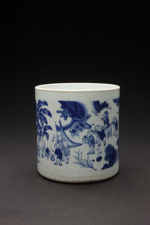 青花婴戏图笔筒