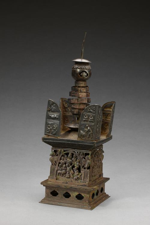 大宋雍熙三年镂空錾花银塔