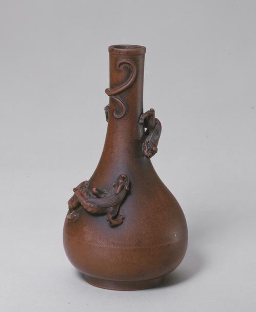 宜兴窑紫砂蟠螭瓶