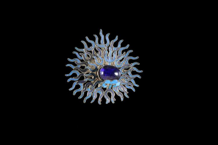 点翠镶料珠长寿字纹头花