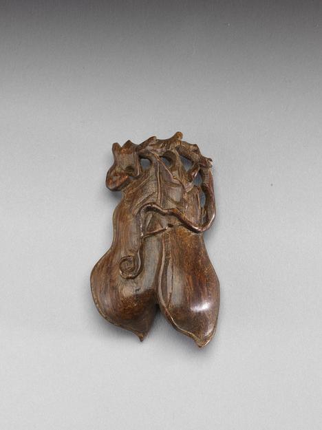 雕竹笾豆荚（附木座）