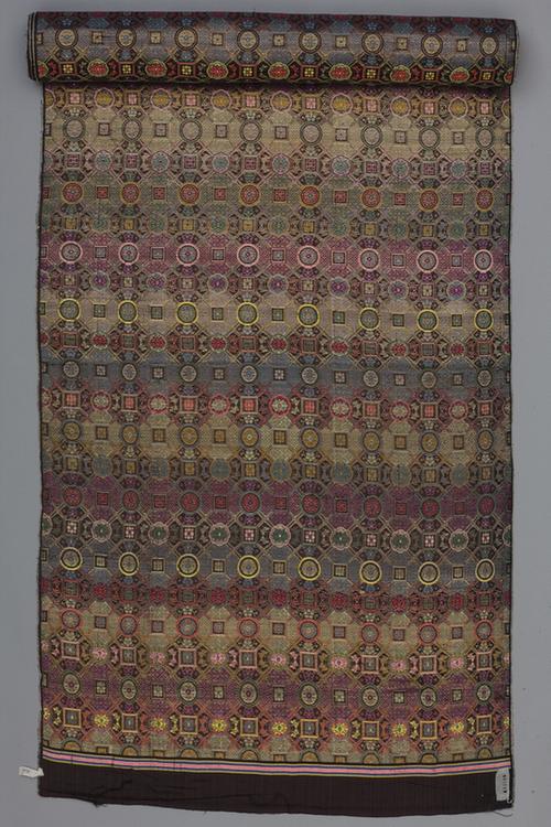 绛色地天华织金锦