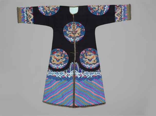 石青色缂丝八团彩云金龙纹夹龙褂